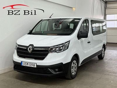 Vit Begagnad 2023 Renault Trafic Minibuss | 429 900 kr