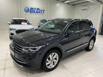 Grå Begagnad 2022 VW Tiguan Elegance SUV | 329 900 kr (Marknadspris)
