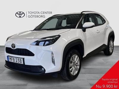 Vit Begagnad 2025 Toyota Yaris Hybrid Active | 294 900 kr (Marknadspris)