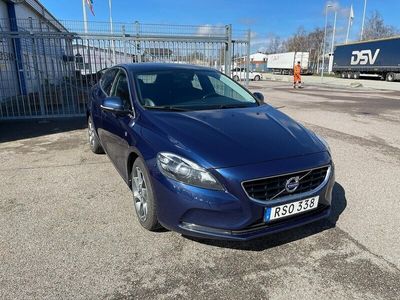 begagnad Volvo V40 D4 Momentum, Ocean Race Nykamrem