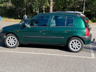 Begagnad 2000 Renault Clio II Halvkombi | 22 000 kr (Marknadspris)
