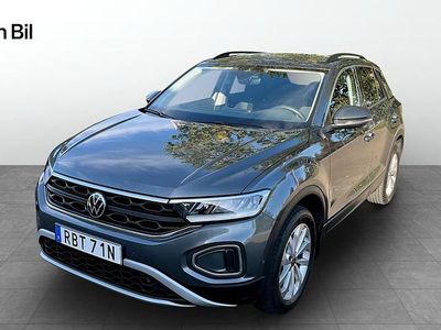 Grå (indium grey metallic) Begagnad 2025 VW T-Roc Edition SUV | 299 900 kr (Marknadspris)