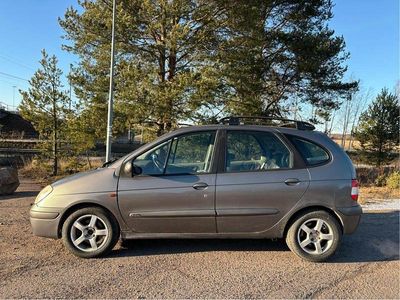 Begagnad 2001 Renault Scénic Minibuss | 27 000 kr