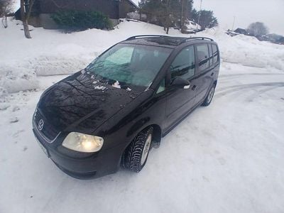 Begagnad VW Touran Goal 140 HK (102 kW) 2007 Svart Minibuss