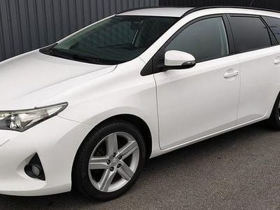 Vit Begagnad 2014 Toyota Auris Touring Sports Kombi | 89 000 kr (Marknadspris)