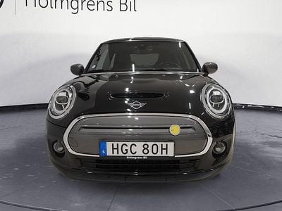 Begagnad Mini Cooper Essential 135 kW (184 HK) 2021 Midnight black metallic Halvkombi