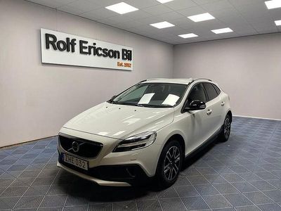 Vit Begagnad 2018 Volvo V40 Halvkombi | 219 500 kr (Lite dyr)