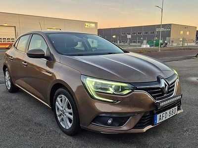 Begagnad Renault Mégane IV 132 HK (97 kW) 2016 Okänd Halvkombi