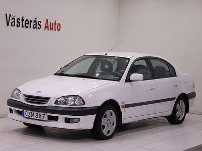 Begagnad Toyota Carina 128 HK (94 kW) 1998 Vit Sedan