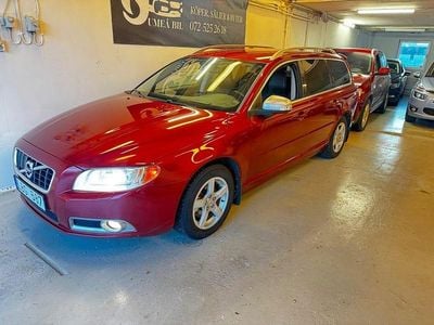 Röd Begagnad 2011 Volvo V70 Summum Kombi | 85 900 kr (Marknadspris)