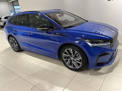 Blå Begagnad 2023 Skoda Enyaq iV SUV | 414 900 kr (Marknadspris)