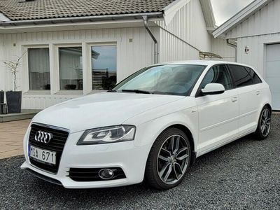 begagnad Audi A3 Sportback S-Line 4 WD 2.0 TDI quattro Ambition,