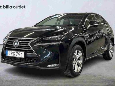 Svart Begagnad 2015 Lexus NX300h SUV | 177 900 kr