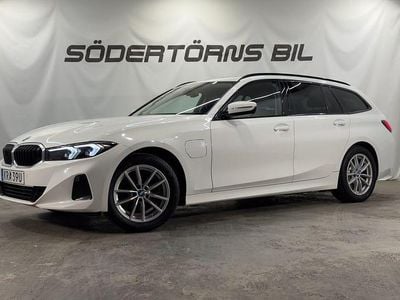 Vit Begagnad 2024 BMW 330 Kombi | 399 900 kr