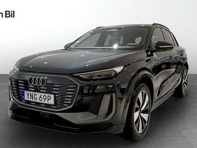 Grå (manhattangrå metallic) Begagnad 2025 Audi Q6 e-tron Performance SUV | 729 000 kr