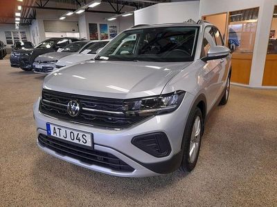 Silver (reflex silver metallic) Begagnad 2025 VW T-Cross Life SUV | 279 900 kr (Lite dyr)