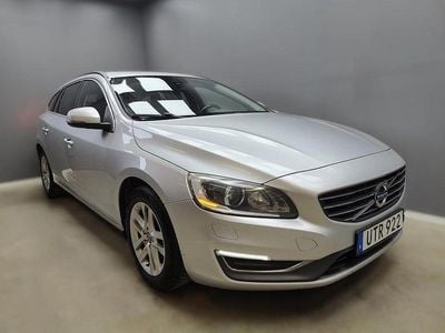 Silver Begagnad 2015 Volvo V60 Momentum Kombi | 84 900 kr (Marknadspris)