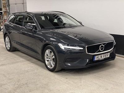 Grå Begagnad 2020 Volvo V60 Momentum Kombi | 194 900 kr (Bra pris)