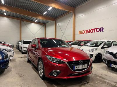 Röd Begagnad 2015 Mazda 3 Inclusive Halvkombi | 94 900 kr (Marknadspris)