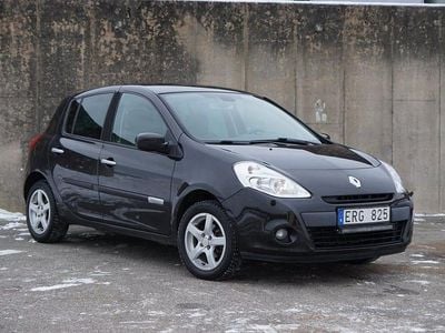 Svart Begagnad 2011 Renault Clio R.S. Halvkombi | 39 000 kr (Marknadspris)
