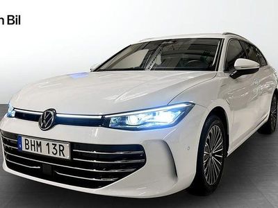 Pure white Begagnad 2025 VW Passat Elegance Kombi | 459 900 kr