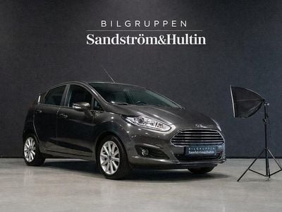 Grå Begagnad 2017 Ford Fiesta Titanium | 139 000 kr (Marknadspris)