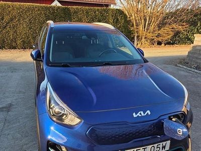 Dv3 – gravity blue metallic (mörkblå metallic) Begagnad 2022 Kia e-Niro Advance SUV | 229 900 kr (Marknadspris)