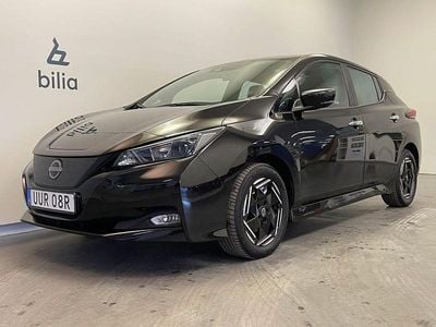 Begagnad Nissan Leaf Acenta 111 kW (151 HK) 2023 Svart Halvkombi