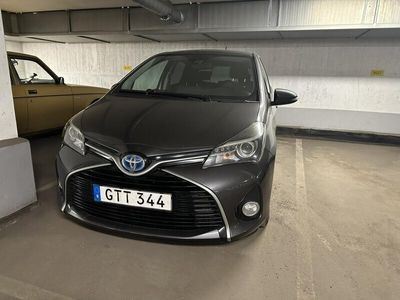 begagnad Toyota Yaris Hybrid e-CVT Euro 6