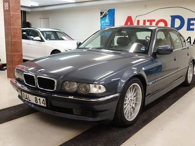 Mörkgrå Begagnad 1998 BMW 740 Sedan | 129 990 kr