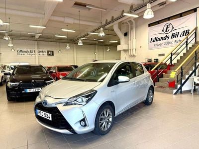 Silver Begagnad 2018 Toyota Yaris Hybrid Active Halvkombi | 127 800 kr (Marknadspris)