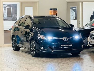 begagnad Toyota Auris Sports Hybrid e-CVT Comfort Navi Kamera 136hk