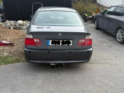 BMW 320