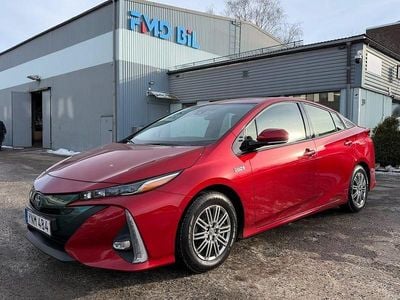 Begagnad Toyota Prius Plug-in Hybrid 122 HK (89 kW) 2019 Röd Halvkombi