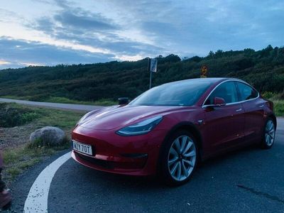 begagnad Tesla Model 3 Long Range AWD RED