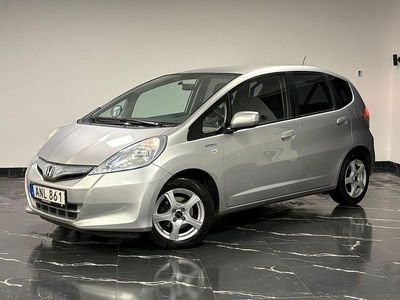 Begagnad Honda Jazz Hybrid 102 HK (75 kW) 2015 Silver Halvkombi