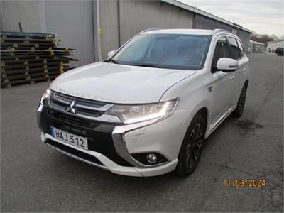 begagnad Mitsubishi Outlander P-HEV 2.0 Hybrid 4WD CVT Euro 6