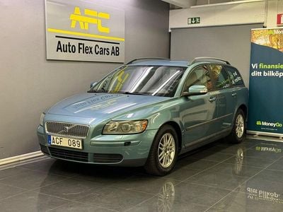 Blå Begagnad 2006 Volvo V50 Kinetic Kombi | 39 900 kr (Marknadspris)
