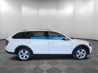 begagnad Skoda Octavia Scout 2.0 TDI 4x4 Euro 6 150hk