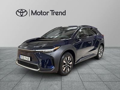 Begagnad Toyota bZ4X Executive 161 kW (219 HK) 2024 Blå SUV