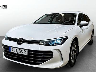 Vit Begagnad 2024 VW Passat Business Kombi | 314 900 kr (Marknadspris)