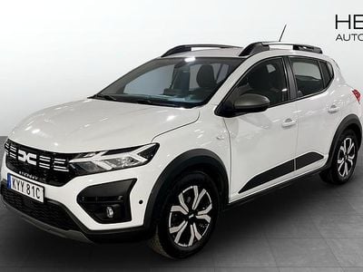 Vit Begagnad 2023 Dacia Sandero Stepway Halvkombi | 159 900 kr (Marknadspris)