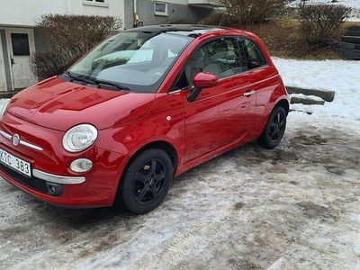 Begagnad Fiat 500 Lounge 69 HK (50 kW) 2011 Röd