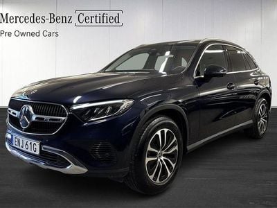 Mörkblå Begagnad 2023 Mercedes GLC200 SUV | 555 800 kr