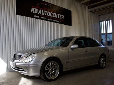 Begagnad Mercedes E320 Avantgarde 224 HK (164 kW) 2002 Ljusgrå (silver) Sedan