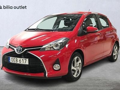 Röd Begagnad 2016 Toyota Yaris Hybrid Active Halvkombi | 139 900 kr (Marknadspris)