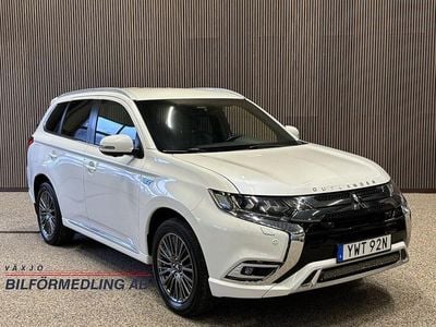 Begagnad Mitsubishi Outlander 224 HK (164 kW) 2020 Vit SUV