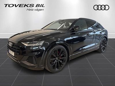 Begagnad Audi Q8 S-Line 286 HK (210 kW) 2023 Mytsvart metallic SUV