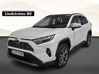 Vit Begagnad 2024 Toyota RAV4 Hybrid Executive SUV | 489 900 kr (Lite dyr)