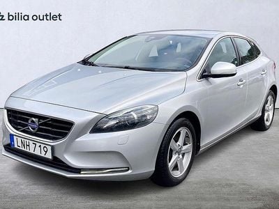 Silver Begagnad 2014 Volvo V40 Momentum Kombi | 139 900 kr (Marknadspris)